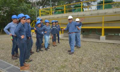 Imagen referencial durante una visita de estudiantes de la Espol al bloque 57 del campo Libertador. - Foto: Espol