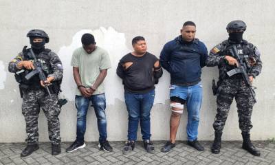 Los aprehendidos han sido identificados como Stiven R., José Ch., y Carlos M., quienes fueron puestos a órdenes de la autoridad competente / Foto: cortesía