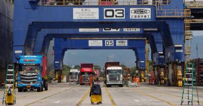 En los últimos años han tenido que instalar escáneres para detectar la droga que las bandas narcotraficantes intentan camuflar en productos / Foto: EFE