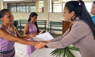 Las productoras recibieron certificados, que les acredita haberse capacitado en 11 módulos / Foto: cortesía ministerio de Agricultura