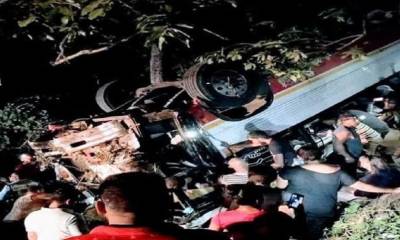 En la camioneta, con placas de Managua, viajaban diez ecuatorianos, dos venezolanos y dos paquistaníes, más el conductor que también resultó herido / Foto: Cortesía