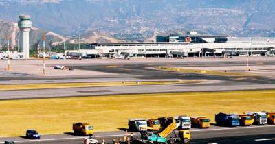 En la pista del Aeropuerto de Quito se realizan trabajos programados de mantenimiento / Foto: cortesía DGAC