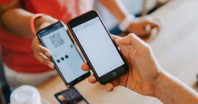 El 50 % de los ecuatorianos con cuentas bancarias ya utiliza su teléfono celular o tablet para realizar pagos de productos y servicios / Foto: cortesía Monei