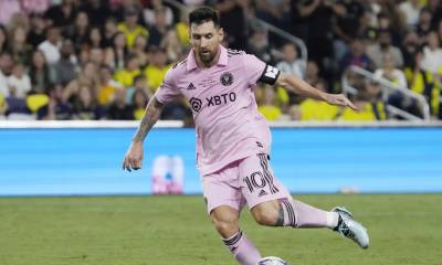 El conjunto de rosa optará a su segundo trofeo tras darle la vuelta a un partido que iba perdiendo por 2-0, con un gol en el minuto 97 de Leonardo Campana / Foto: EFE