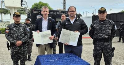 La firma se llevó a cabo en el Puerto Marítimo de Contecom / Foto: cortesía Ministerio del Interior