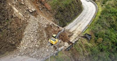 Más de 20 tramos de la carretera Loja-Zamora han sido afectados por deslizamientos y pérdida de calzada / Foto: cortesía MTOP