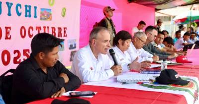 El ministro de Energía y Minas, Jorge Montero, visitó la comunidad nativa 12 de Octubre, en el distrito de Tigre (Loreto) / Foto: cortesía