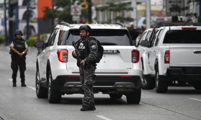 El autobús fue tiroteado cuando regresaban de las instalaciones en las que trabajaban en la reparación de un buque / Foto: cortesía Policía Nacional