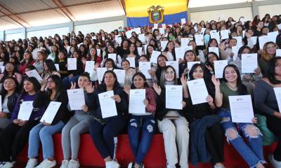 La ceremonia se realizó en la unidad Educativa Consejo Provincial de Pichincha / Foto: cortesía Presidencia