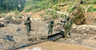 Las autoridades informaron que toda la maquinaria, equipos y material hallados en el sitio fueron destruidos / Foto: cortesía FF.AA.