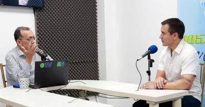 El presidente Daniel Noboa fue entrevistado en radio Gaviota de Machala / Foto: cortesía Presidencia