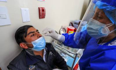 Ecuador registra 7.259 nuevos casos de covid y acumula 739.297 en la pandemia / Foto: EFE