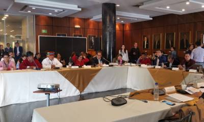 Los dirigentes de la Conaie explican sus propuestas en la Asamblea. Foto: Primicias