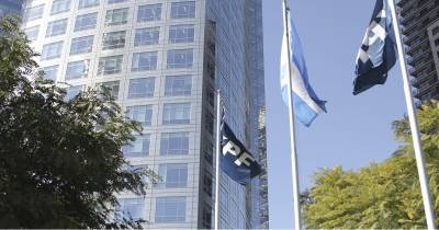 YPF precisó que su deuda total ascendía a finales del primer trimestre a 8.336 millones de dólares / Foto: EFE