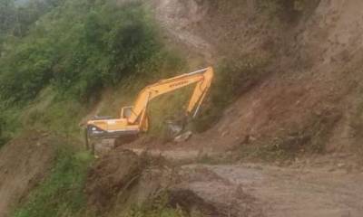 Trabajos. Maquinaria de Obras Públicas y de los municipios están en la zona. Foto: La Hora