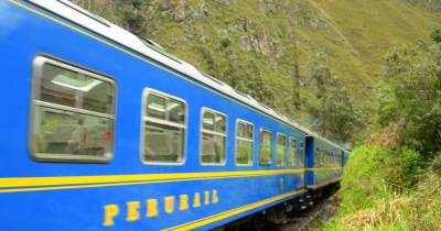 El ferrocarril a Machu Picchu es una ruta más utilizada por los turistas que visitan la ciudadela inca, con un trayectoria de aproximadamente 43 kilómetros. / Foto: EFE