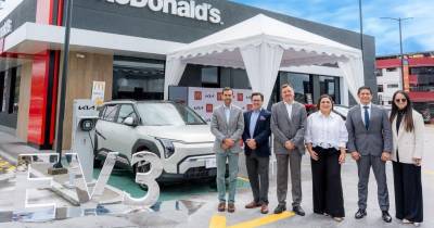 El gerente general de Kia Ecuador, aseguró que esta alianza contribuye a fortalecer el ecosistema de electromovilidad en el país / Foto: cortesía Kia