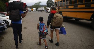 Se calcula que cerca de 100.000 ecuatorianos emigran anualmente desde 2021 de manera regular y no retornan / Foto: EFE