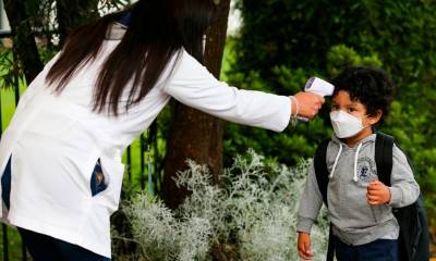 El país ante el dilema del retorno escolar tras 15 meses de clases virtuales/ Foto: EFE