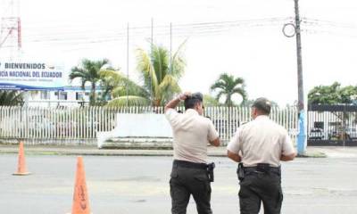 Tras el atentado terrorista en San Lorenzo, agentes custodiaban el cuartel policial. Foto: El Comercio