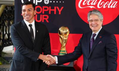 Lasso auguró que la presencia de la Copa en Quito sea un hecho premonitor de lo que pueda ofrecer la selección nacional desde el partido inaugural / EFE