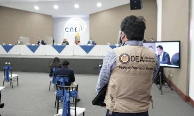 Luego aparece Lasso con el 19,73 %, 33 centésimas por encima de Yaku Pérez que llega al 19,40 %. Foto: Cortesía CNE