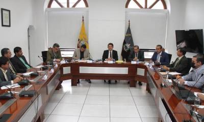 El ministro de Gobierno se reunió con representantes del Consorcio de Municipios Amazónicos y Galápagos (COMAGA). / Foto: Cortesía ministerio de Gobierno