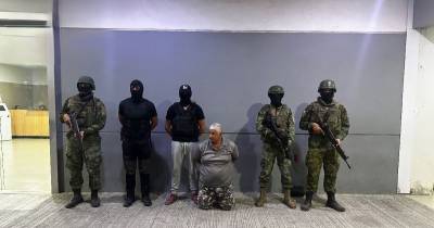 L. G. Briones M. y las evidencias fueron entregadas a las autoridades competentes para su procesamiento correspondiente / Foto: cortesía Ejército ecuatoriano