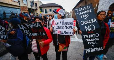 La movilización se desarrolló por las calles del centro histórico de Quito hasta llegar a la Plaza de Santo Domingo / Foto: EFE