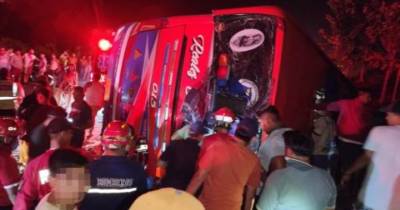En Guayas, incidente dejó tres personas muertas y quince heridas, tras el volcamiento de un autobús / Foto: cortesía ECU 911