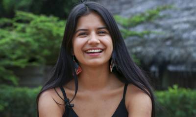 Helena Gualinga es la voz del "Kawsak Sacha", o "Selva Viviente", la filosofía indígena de comunión con la naturaleza de Sarayaku / Foto: EFE