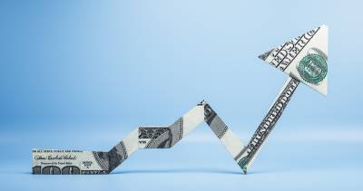 La divisa estadounidense cerró el día con un aumento de $40 pesos respecto a la jornada anterior (+1,07%). / Foto: Shutterstock