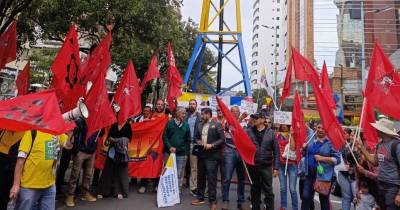 Los trabajadores petroleros llegaron hasta la Corte Constitucional para presentar la demanda / Foto: cortesía Antep