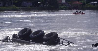 El puente colapsó aparentemente por el paso de un convoy de cinco tráileres que excedió el peso / Foto: cortesía Expedientes