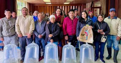 Productores de Ahuano y Papallacta recibieron 27.600 alevines de cachama blanca y trucha / Foto: cortesía MAGP