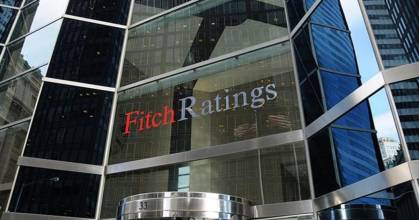 Fitch alerta mayor riesgo fiscal de Ecuador tras el revés de Noboa