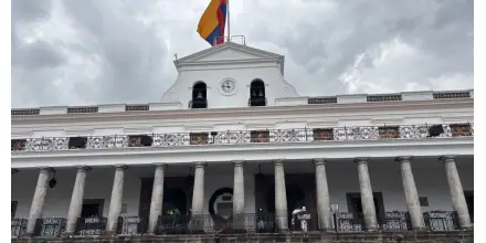 Noboa acusa a GAD de inflar nóminas con correístas y defiende límite al gasto corriente