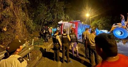 Choque entre autobús y camión dejó 5 muertos en Esmeraldas 
