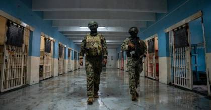 Policías y militares retirados controlarán seguridad de las cárceles