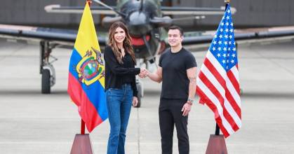 Noboa y Noem inspeccionaron la antigua base estadounidense en Manta