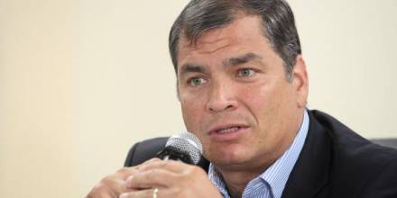 Correa anuncia aranceles para socios andinos