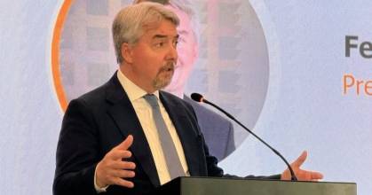Noboa designa nuevos embajadores para Emiratos Árabes Unidos y Sudáfrica 