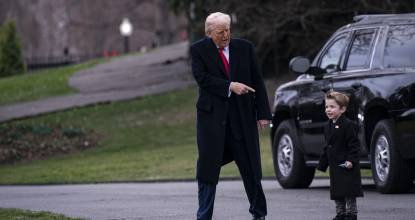Trump pide a los indocumentados en un video que se "autodeporten" antes de ser arrestados