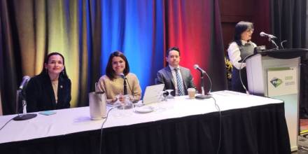 Ecuador promociona su potencial minero en PDAC 2026 ante inversionistas globales