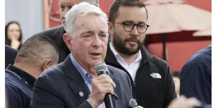 Corte Suprema confirmó decisión de Tribunal que dejó en libertad a Álvaro Uribe