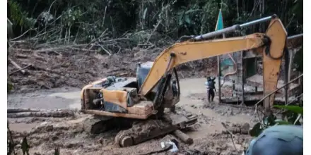 Ejército destruye maquinaria y campamento vinculados a minería ilegal en Napo