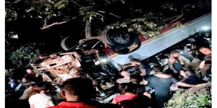 Emigrantes ecuatorianos de accidente en Nicaragua insisten en seguir la ruta