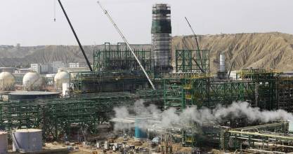 Producción de gas en Perú cae 6,9 % en septiembre y petróleo sube 21,8 % a 42.400 barriles