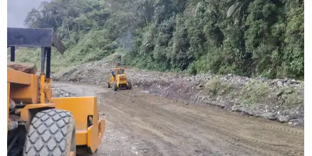 Cierres en la vía E45 por trabajos de mantenimiento en oleoducto en Sucumbíos