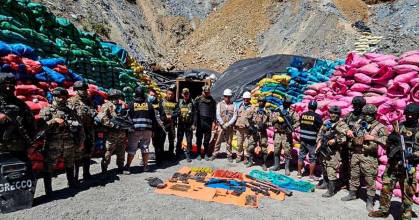 Incautan 125 explosivos y armas en mina ilegal en el norte de Perú 